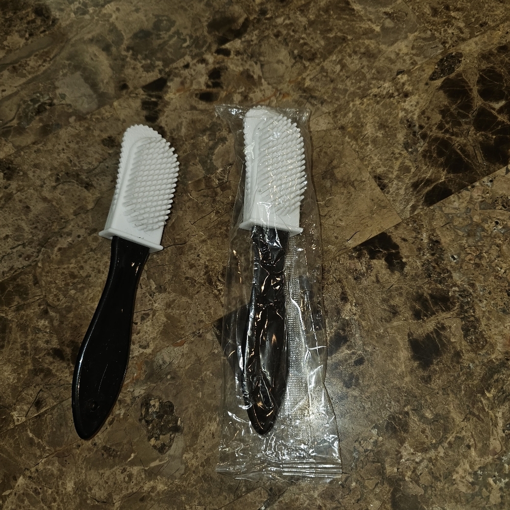 Jim's Suede Purse Brush